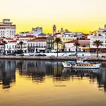 Villa Andorinha *
